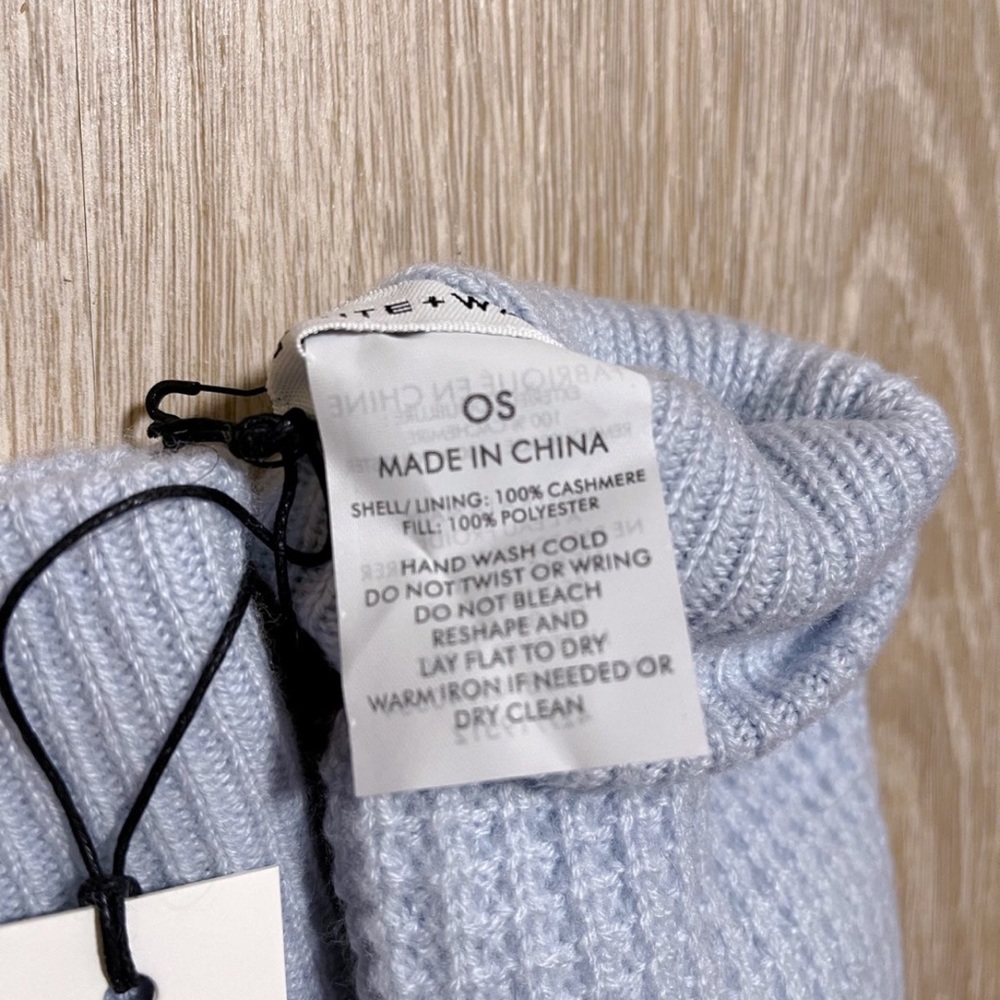 White+Warren cashmere light blue gloves - Picture 3 of 5